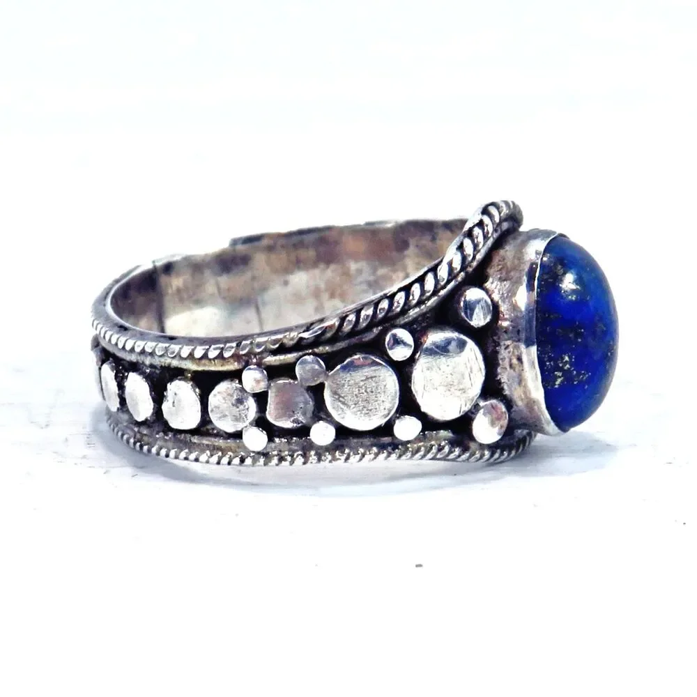 Vintage Sterling Silver Ring Women Sz 6 w/ Oval Blue Moonstone, Textured Band